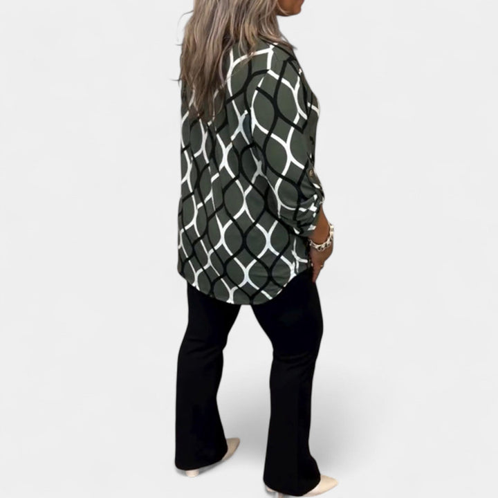 Petra – Halenka s grafickým vzorem