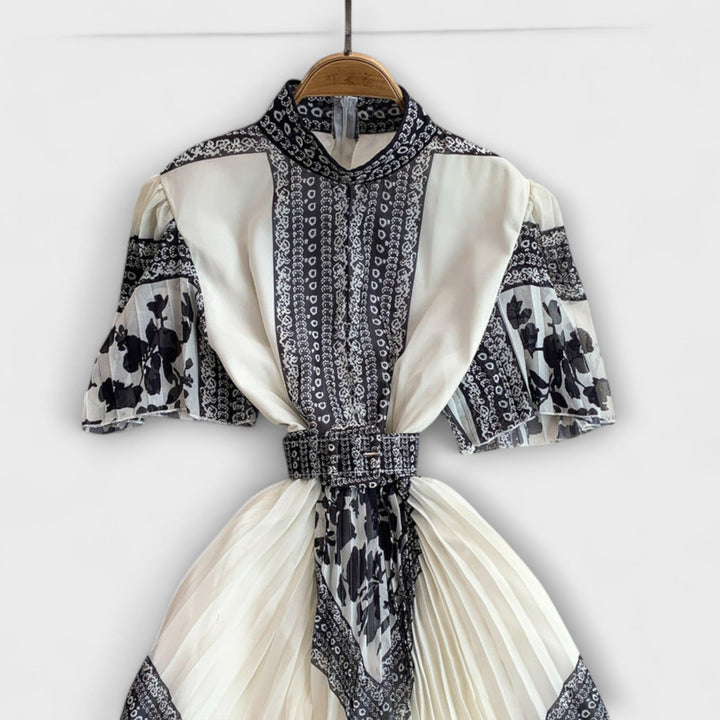 Delilah - Šaty inspirované vintage stylem